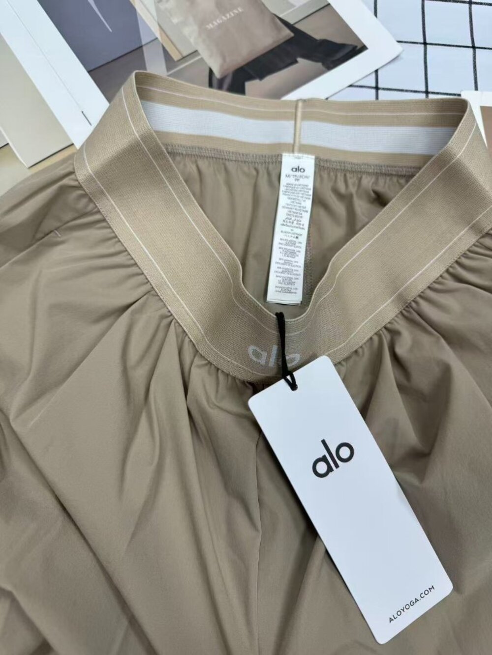 ALO Yoga High Waisted Wide Leg Pants ⨠Rare Color Gravel (30ā Inseam) š | NWT - Picture 5 of 9
